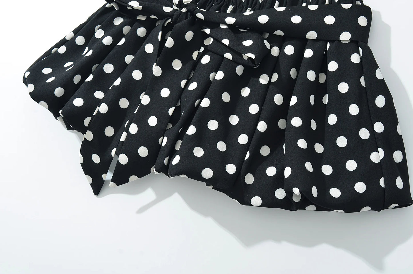 2025 Sexy Black White Polka Dot Halter Tank Top + Tie Bow Sashes Elastic Waist Ruched Ball Gown BUD Mini Skirt 2 Pieces 1 Set