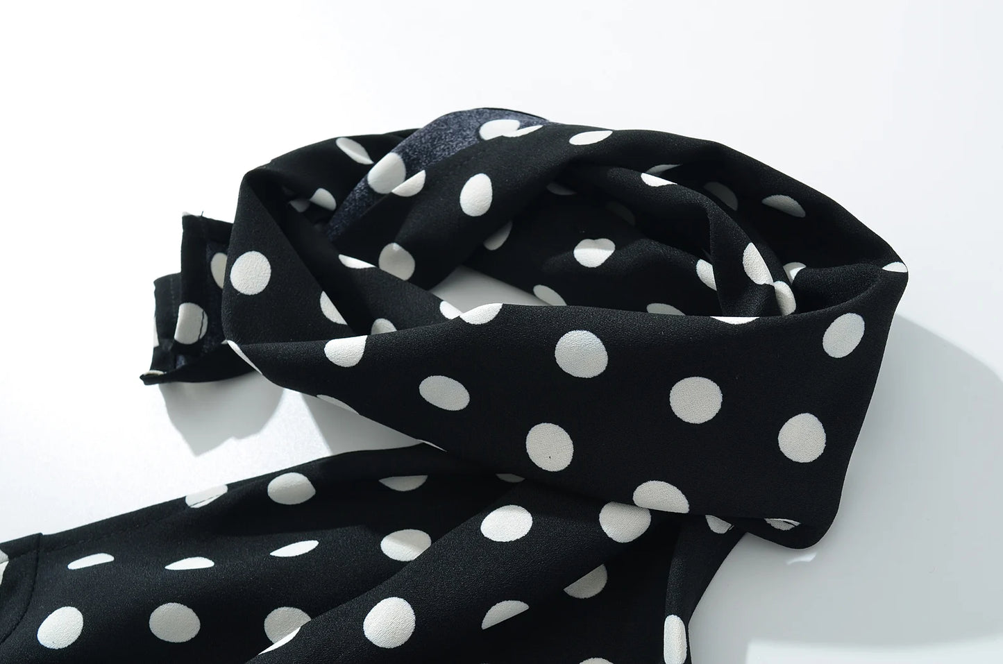 2025 Sexy Black White Polka Dot Halter Tank Top + Tie Bow Sashes Elastic Waist Ruched Ball Gown BUD Mini Skirt 2 Pieces 1 Set