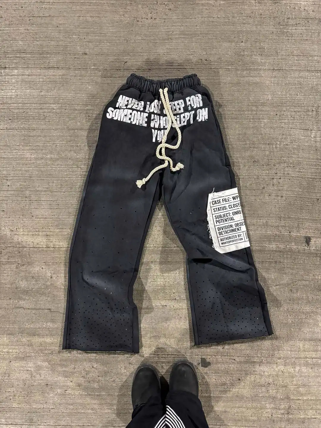 Winter fashion street printed pants, sweatpants, loose drawstring, hot brick trendy sweatshirt set for men and women
