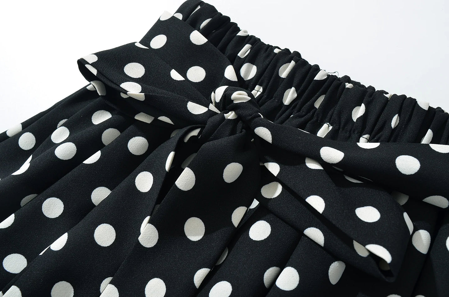 2025 Sexy Black White Polka Dot Halter Tank Top + Tie Bow Sashes Elastic Waist Ruched Ball Gown BUD Mini Skirt 2 Pieces 1 Set