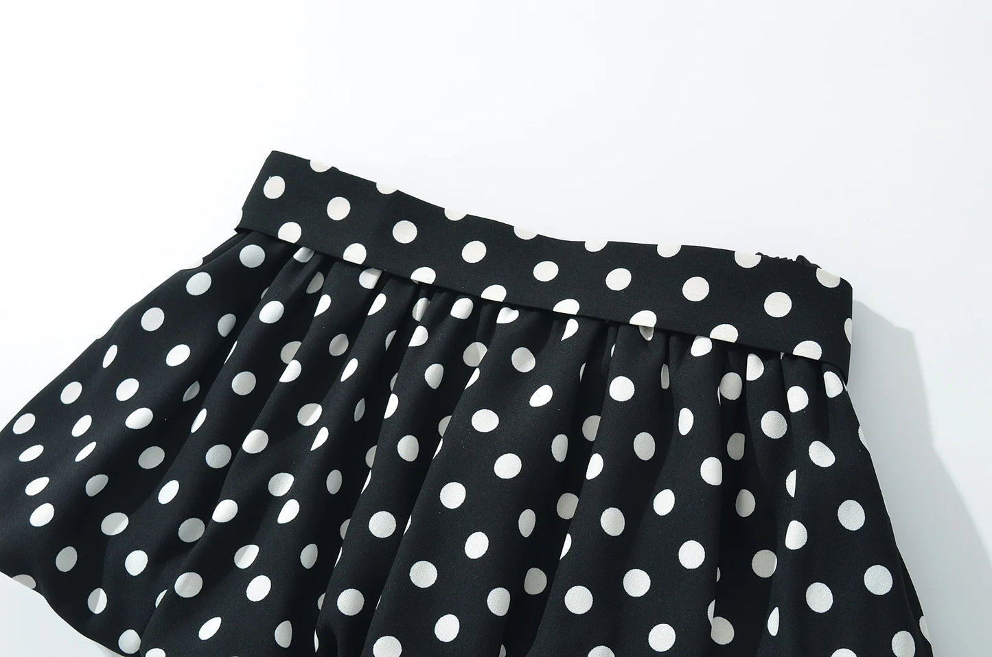 2025 Sexy Black White Polka Dot Halter Tank Top + Tie Bow Sashes Elastic Waist Ruched Ball Gown BUD Mini Skirt 2 Pieces 1 Set