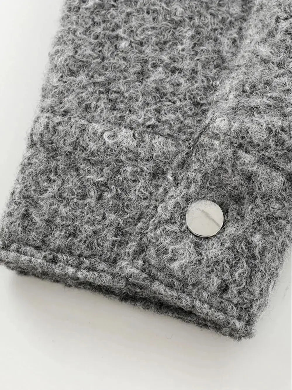 XNWMNZ 2024 Women's Fashion Autumn/Winter crop jacket Women Retro lapel neck long sleeve flaps patch pockets zipper female coat